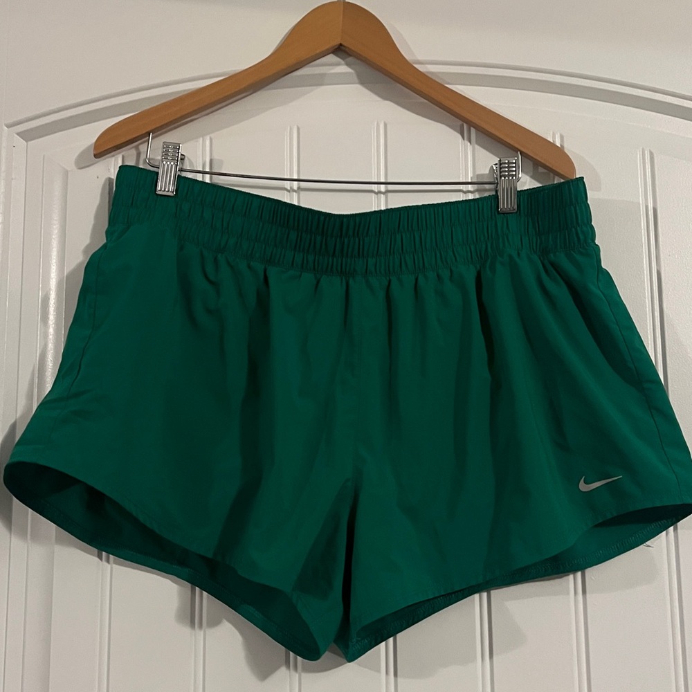 NIKE Shorts Size XL new